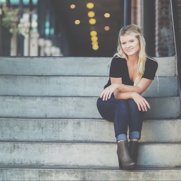 Meet your posher! - Picture 1 of 1